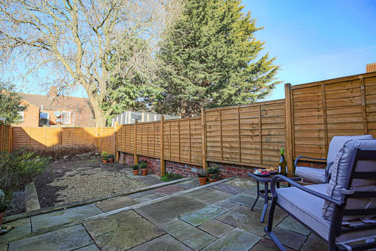 Room 4, Host Stay Newington Road, Northamptonshire