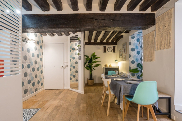 Dining 4, Chic apartment with patio - 2BR/6P - Le Marais, Paris