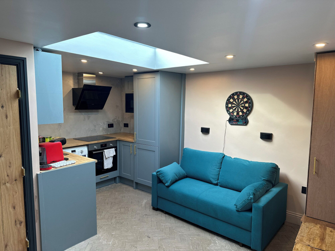 Others 5, Inviting 1-bed Studio in London, London