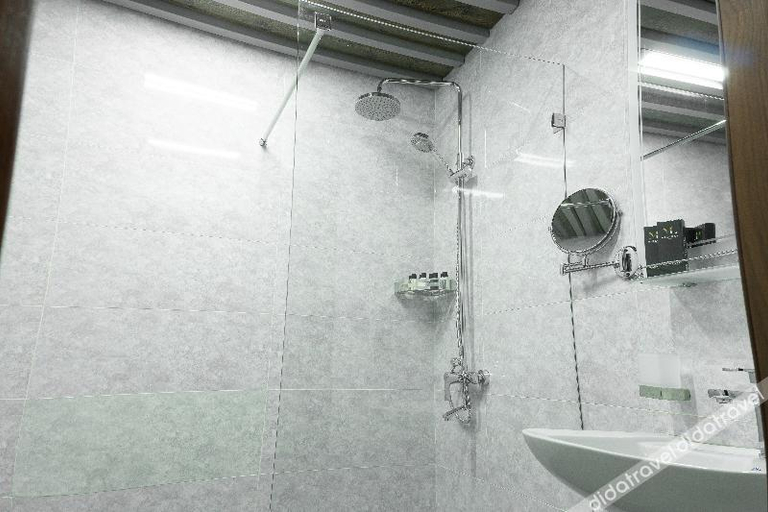 Bathroom 5, Mir Luxe Plaza, Tashkent City