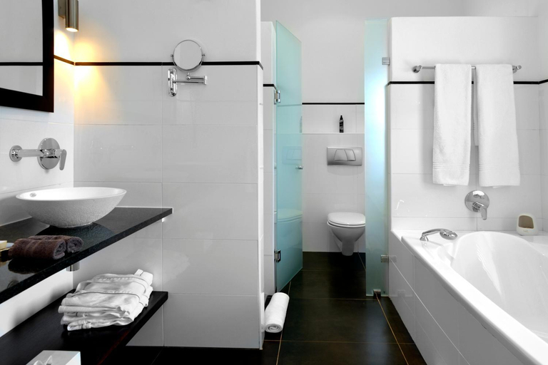 Bathroom 4, Plumwood Inn, Overberg