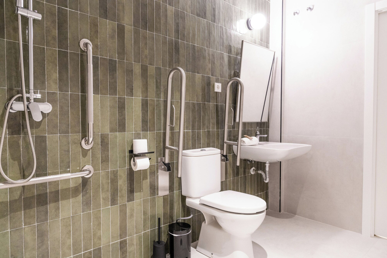 Bathroom 3, Calma Rooms by Charming, Madrid