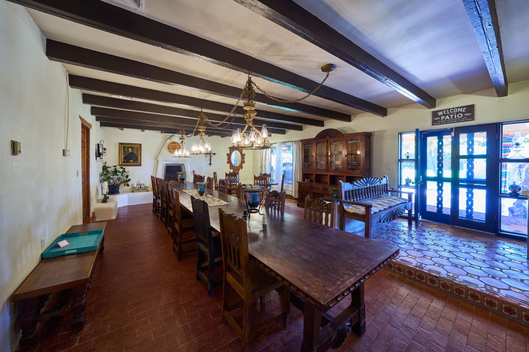 Food & Drinks 5, Loba Luna Bed and Breakfast, LLC, Bernalillo