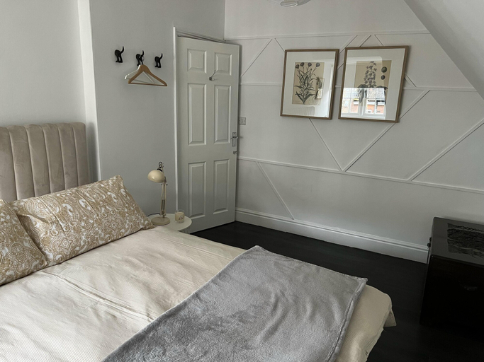 Others 5, Peaceful Flat in The Park, Nottingham