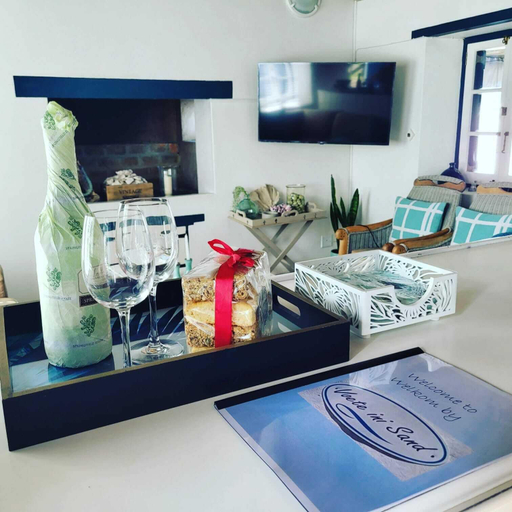 Interior 5, 5 Bedroomed Fisherman's Cottage in Struis Bay, Overberg