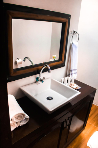 Bathroom 1, Vailtin Home Point, Moalboal