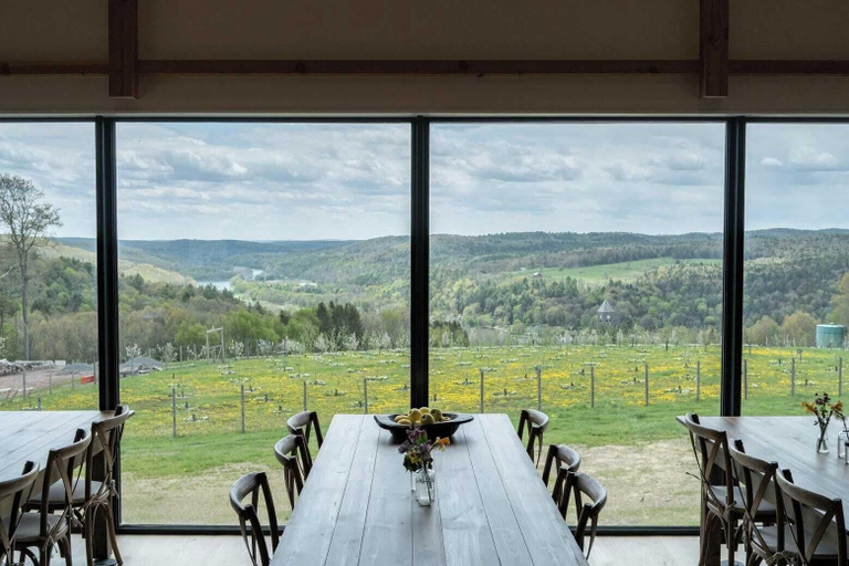 Food & Drinks 5, Meadow House at Seminary Hill by Avantstay, Sullivan