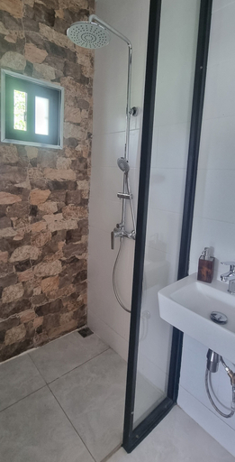Bathroom 4, Parakreek Apartments, Domburg