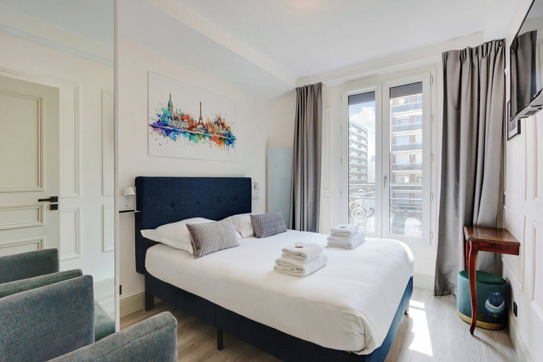 Bedroom 2, Chic apartment - 2BR/6P - Roquette, Paris