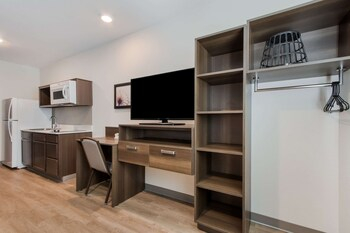4, WoodSpring Suites Tamarac, Broward
