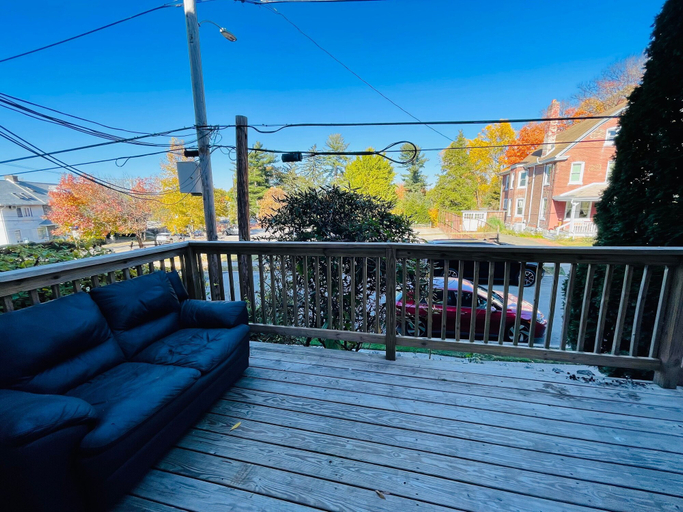 Room 4, Montgomery Unit1 in Elkins Park, Montgomery