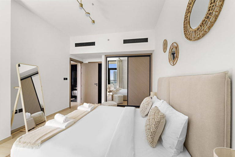 Room 5, Binghatti Emerald - 511 2BD, Dubai