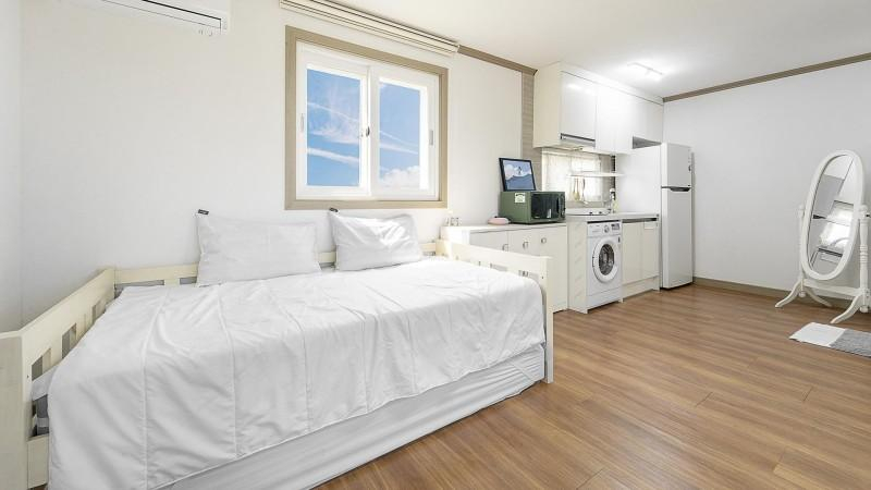 Bedroom 4, Seogwipo Joy House Pension, Seogwipo
