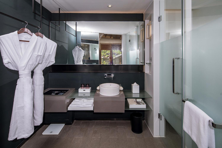 Bathroom 3, Jinshanling Great Wall Hotel, Chengde