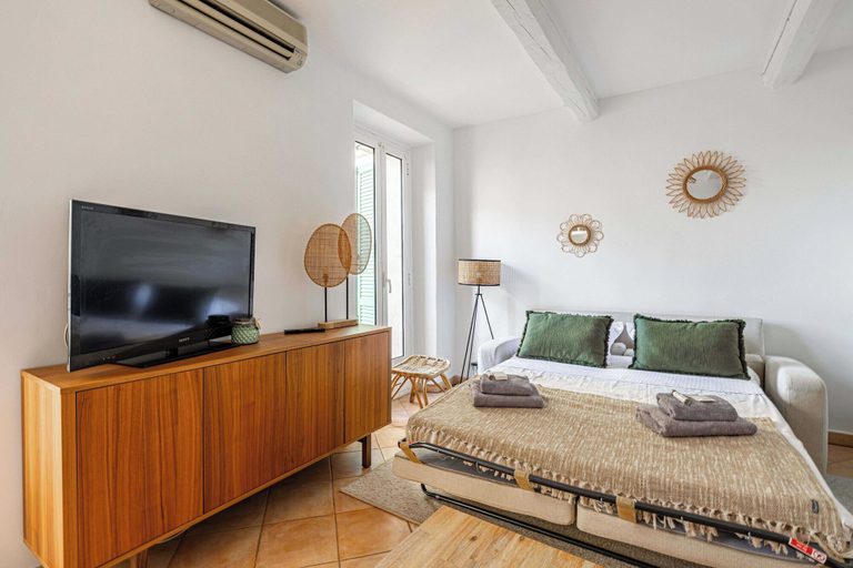Room 2, Charming apartment in the heart of Le Suquet., Alpes-Maritimes