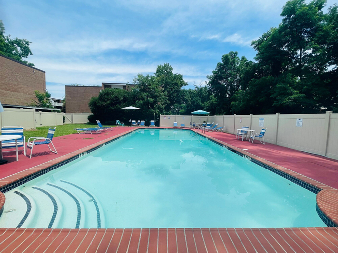 Room 4, Modern 1BR in Elkins Park, Montgomery