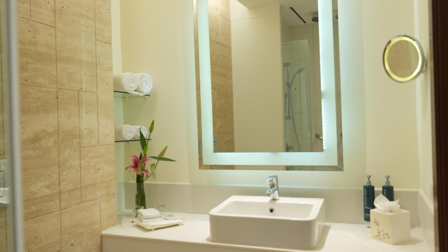 Bathroom 12