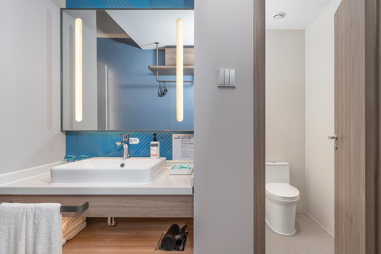 Bathroom 21