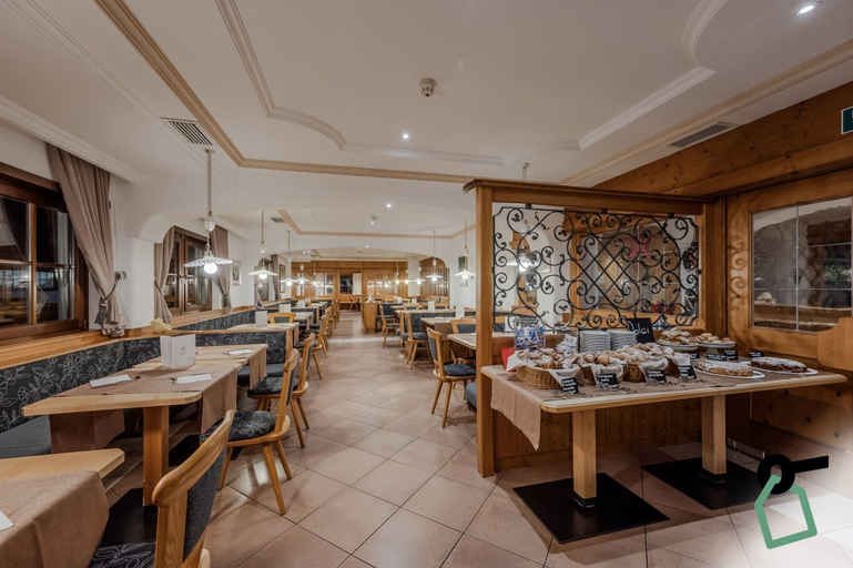 Food & Drinks 5, HOTIDAY Room Collection - Campitello, Trento