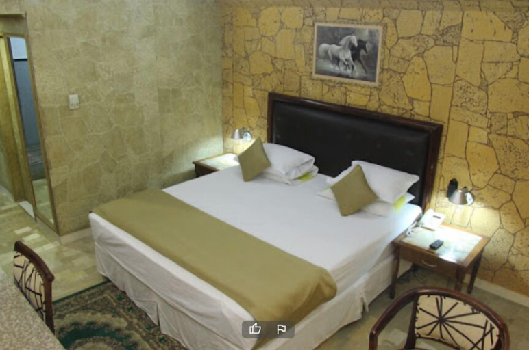 Others 5, Hotel Galaxy, Karachi