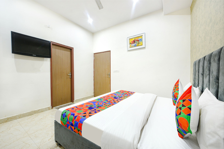 Bedroom 3, FabHotel Kavya Inn, Faridabad