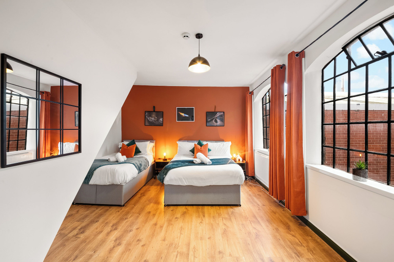 Room 5, 3 Bed Flat - Sleeps 7 - Parking - Wifi, Birmingham