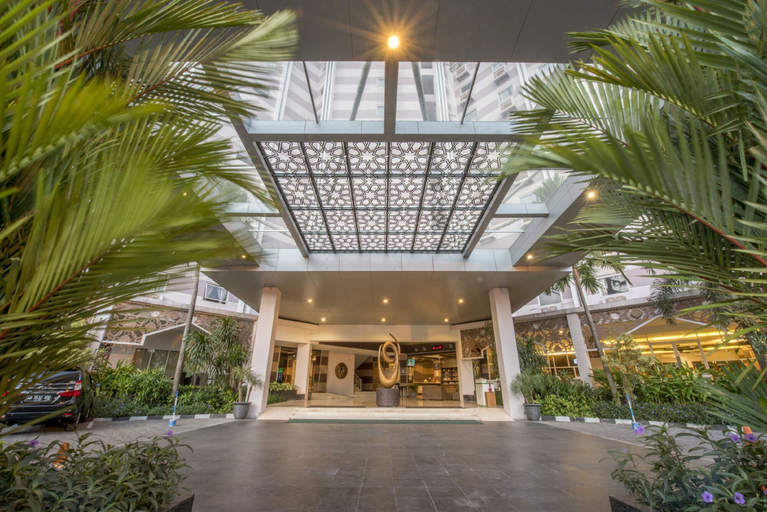 Exterior & Views 3, Lorin Syariah Solo Hotel, Solo