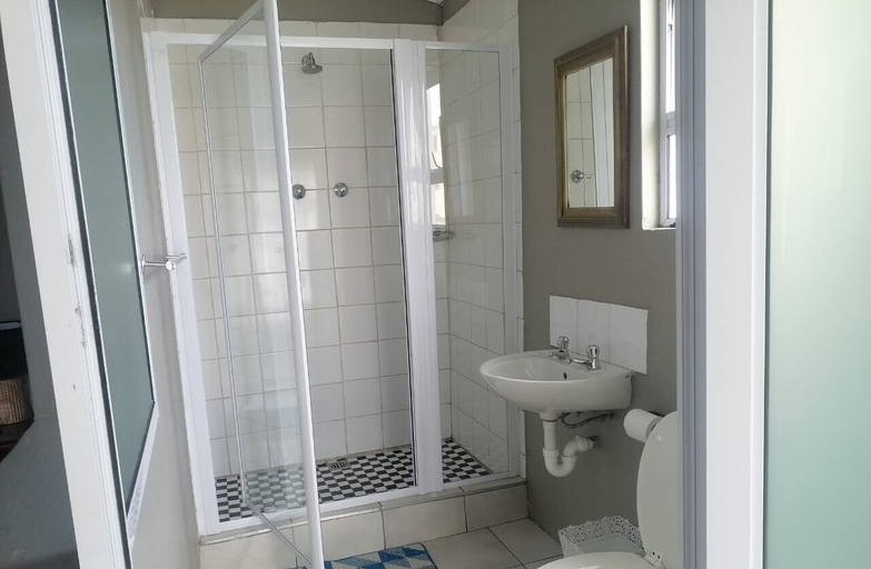 Bathroom 3, Longfellow Lodge, Buffalo City