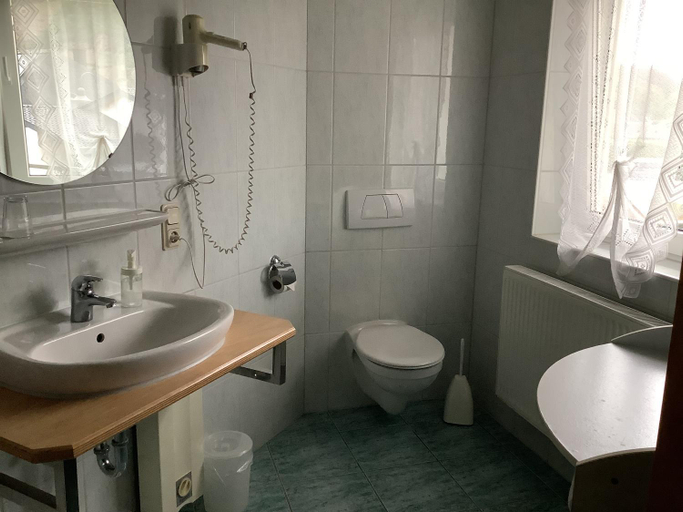 Bathroom 3, Mosel Ferienresidenz ZickZack, Trier-Saarburg