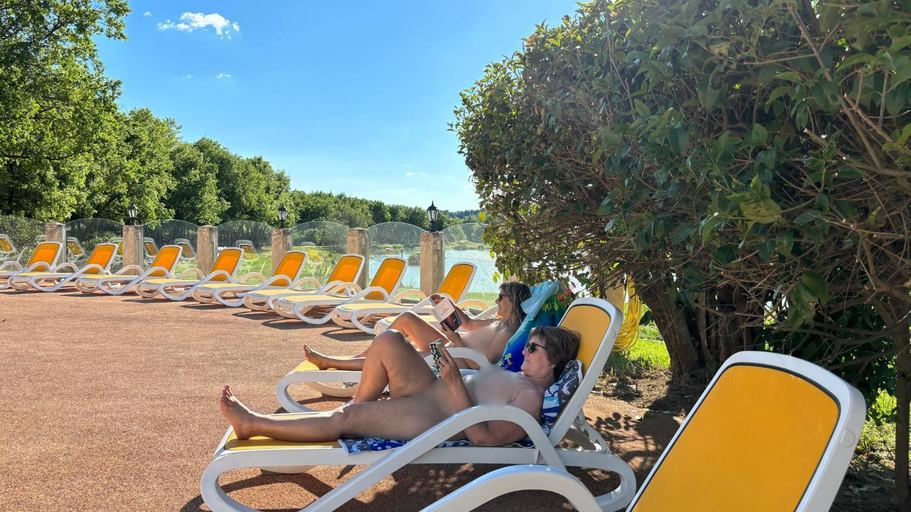 Sport & Beauty 2, Camping Naturiste Tikayan Petit Arlane, Alpes-de-Haute-Provence