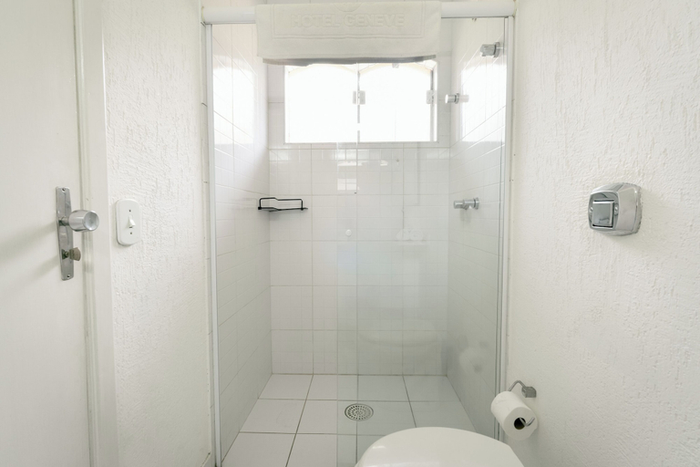 Bathroom 5, Hotel Geneve - 2km do Capivari, Campo Limpo Paulista