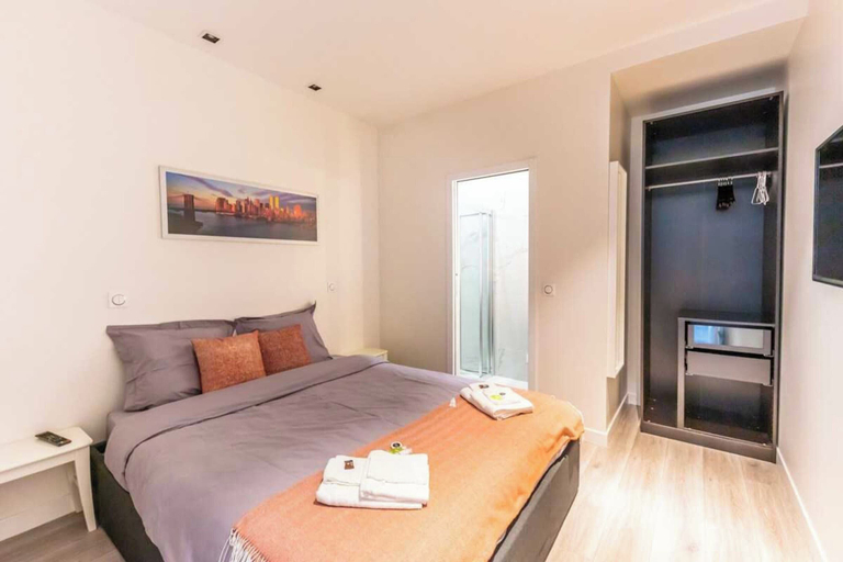 Bedroom 3, Spacious Apartment - 3br/8p - Place de la Bastille, Paris