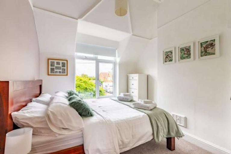 Room 5, Host Stay Seaview, Norfolk