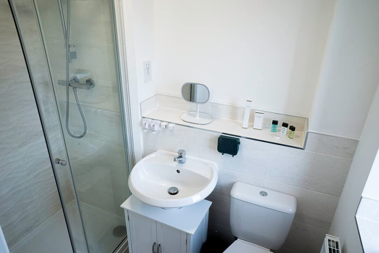 Room 4, Host Stay Hewitt Close, Cambridgeshire