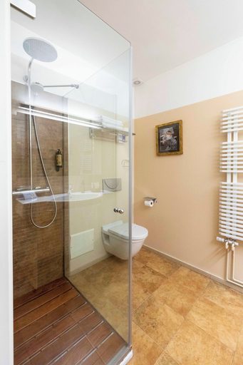 Bathroom 4, La Freixera, Lleida