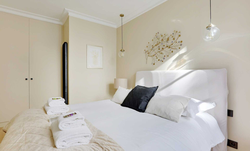 Bedroom 4, Elegant Apartment - 2br/6p - Musee D'orsay, Paris