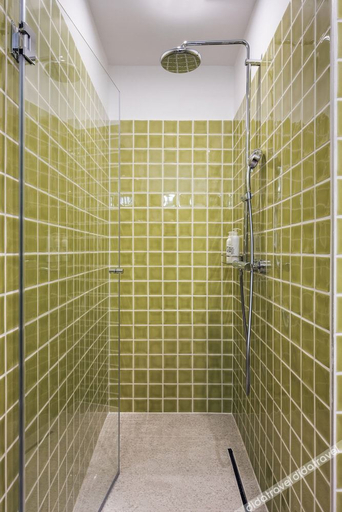 Bathroom 4, SWU Magazine Rooms, Budapesti