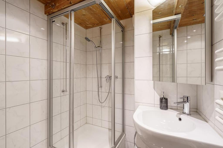 Bathroom 3, StayBrienz - Lake Brienz Holiday House, Interlaken