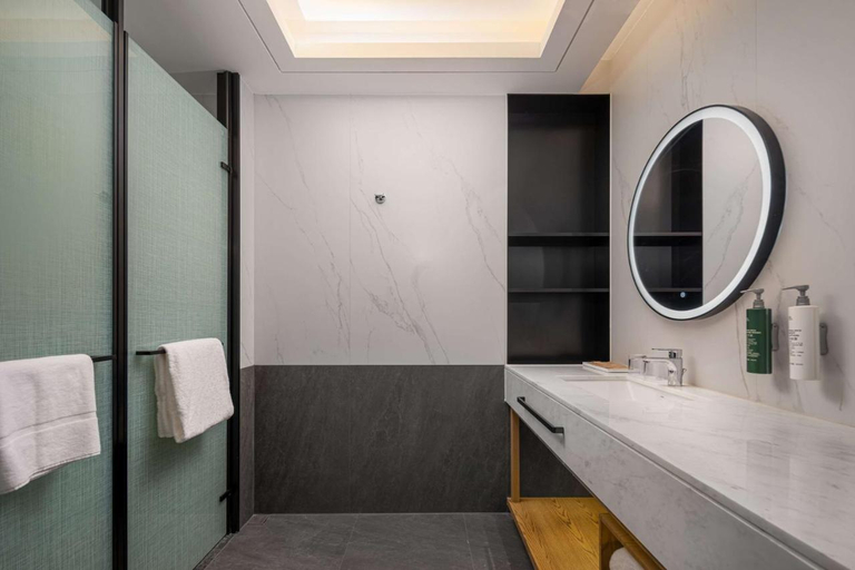 Bathroom 4, Hilton Garden Inn Ordos Kangbashi, Ordos
