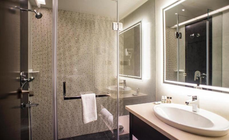 Bathroom 3, Brijwasi Lands Inn, Mathura