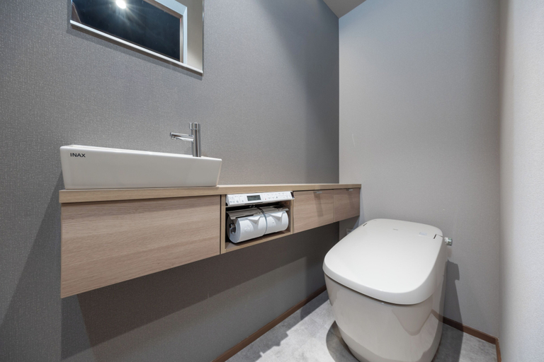Bathroom 4, Yatari, Osaka