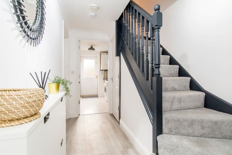 Room 2, Host Stay Davies Close, Leicestershire
