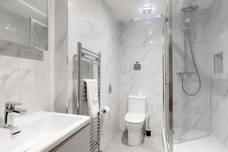Bathroom 3, Hyde Park Studios , London