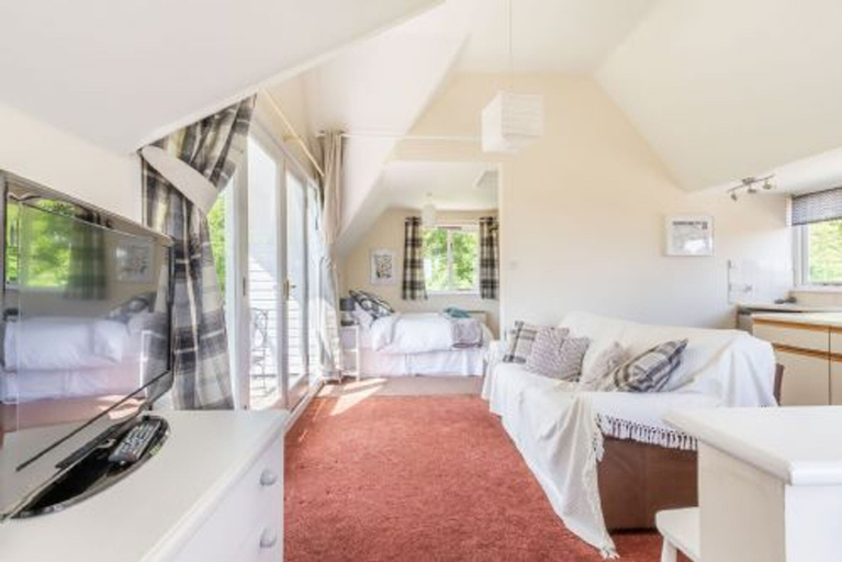 Room 2, Host Stay The Lodge at Alderfen View, Norfolk