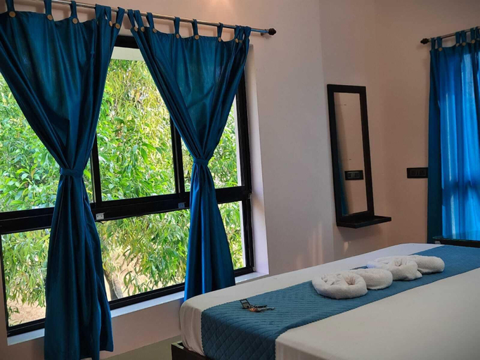 Bedroom 5, Dui Kanya Henshel Ghar, Birbhum