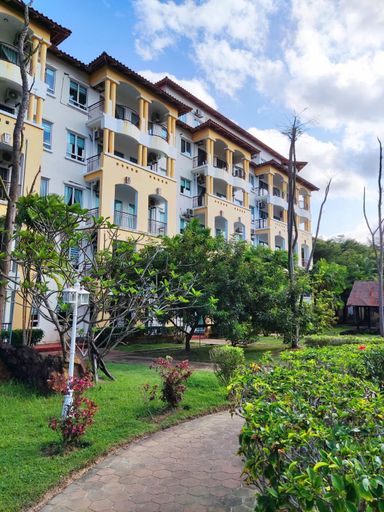 Exterior & Views