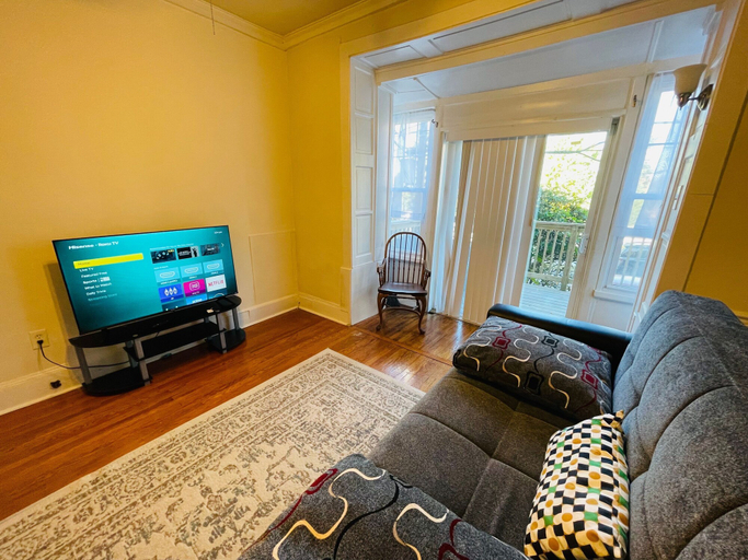 Room 3, Montgomery Unit1 in Elkins Park, Montgomery