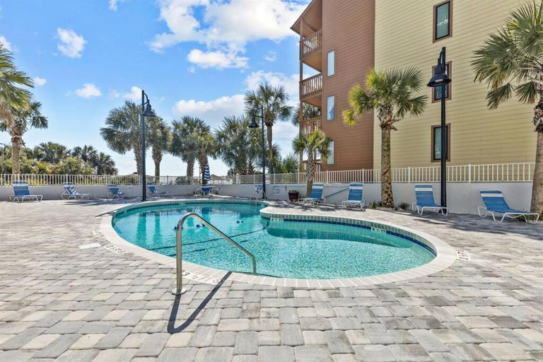Sport & Beauty 2, *Couple's OCEANfront Retreat*Pools*Hot Tub*V101, Horry