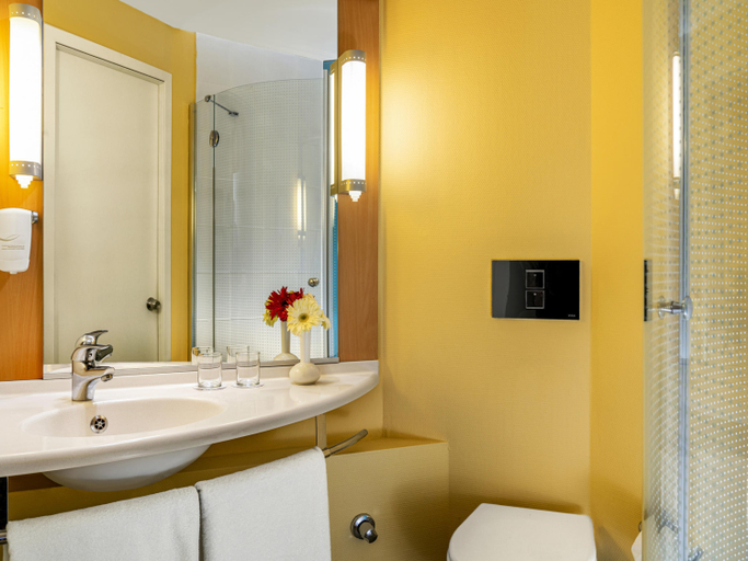 Bathroom 5, ibis Bursa, Yıldırım