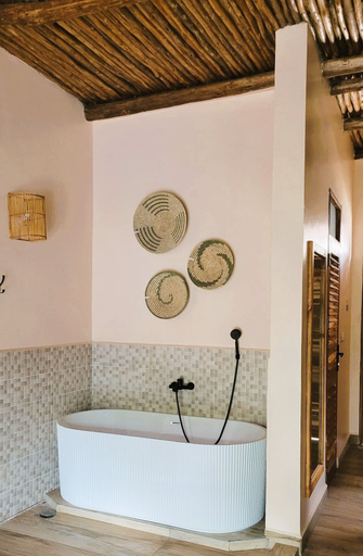Bathroom 5, Africa Safari Nyerere, Rufiji